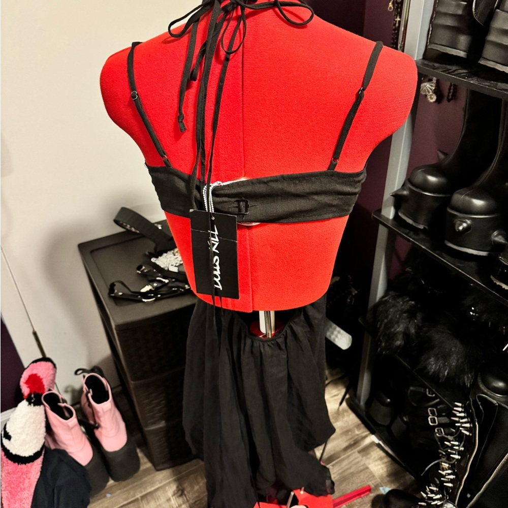 Darker Wavs Dress - Picture 2 of 3